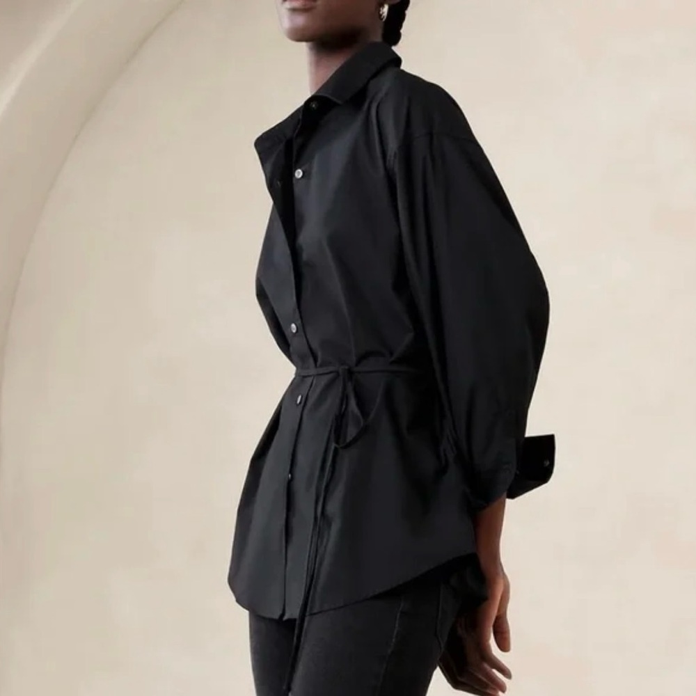 NWT Small Banana Republic woman’s Black button-up Poplin Shirt with tie-Waist